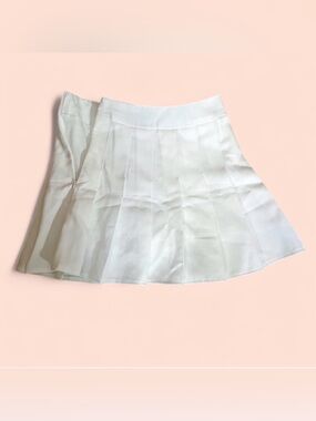 Classic White Pleated Mini Skirt